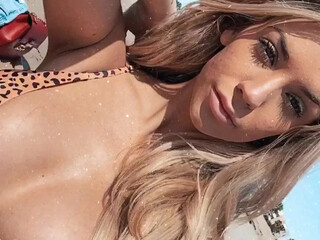 sara__mascara  Shy teen masturbates pussy with sex toy