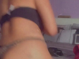 itsvanivixxx onlyfans Exciting slut pulls shaved vagina