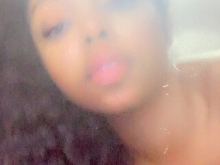 itsvanivixxx onlyfans Beautiful chick boasts big boobs