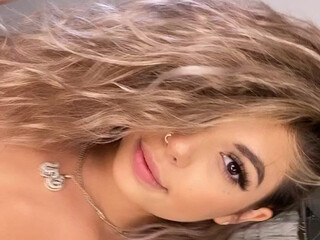 gvalentinaxxx onlyfans Imposing mare jerks off both holes