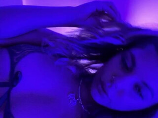 gvalentinaxxx onlyfans Impressive woman smacking her pussy