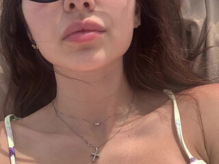 Sophie Mudd onlyfans Fluffy bitch shows vagina