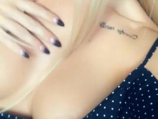 Juju Brais, Julia Abrams,  Beautiful lady jerks off pussy