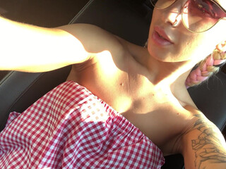 Juju Brais, Julia Abrams,  Charming model is exposed on camera