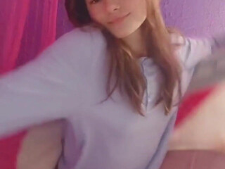 Grace_t Cute bitch masturbates pussy with vibrator