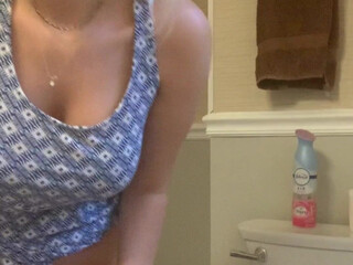 Chloe Cream Great bitch wore a mask and fucks with a toy