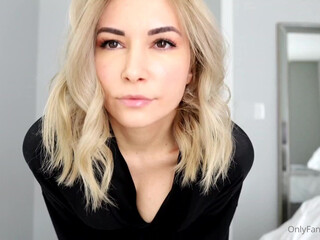 Alinity, Natalia Mogollon. Twitch personality onlyfans Dark haired babe fucks pussy