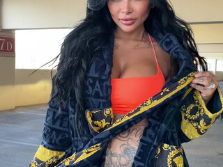 brittanya razavi onlyfans Hot curvy pulls pussy