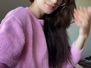 amiiinuu onlyfans Black-haired beauty pulls sex lips