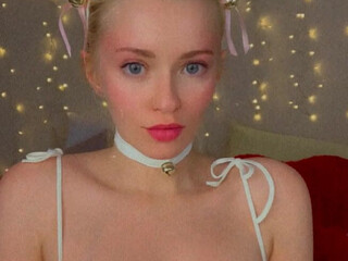 Chloe Cream 18 August 2021