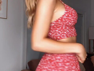 Bambiistired onlyfans pampushka gets an orgasm