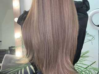 Alina, Emily Poker Mature bitch handles pussy