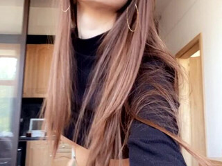 Alina, Emily Poker Beauty is resting with pussy