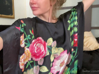 Alexis Kline, thot cumming heavily