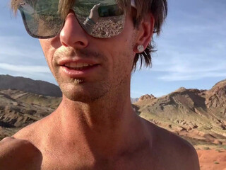 SparksGoWild onlyfans Busty wench pulls pussy