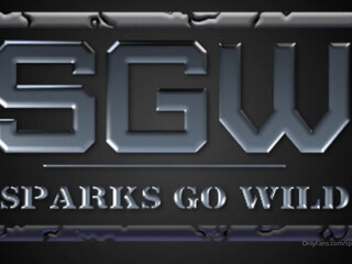 SparksGoWild onlyfans Busty bitch fucks her shaved pussy