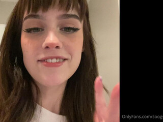 Sooogs, soogsx onlyfans Gorgeous chick fucks cunt with phallus