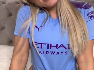 ElleBrookeUK onlyfans Naughty babenka - caresses big tits