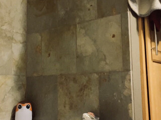 Elizabeth Reed, elizabethreed Cute queen gently caresses her pussy