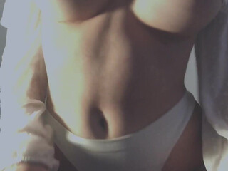 Eleonora Bertoli, elebertoli onlyfans Big Mom performs a spectacular show