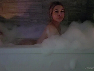 Alinity, Natalia Mogollon. Twitch personality onlyfans myfreecams