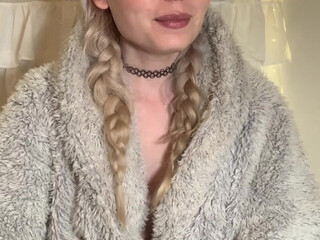 Kitty aka ittybittyprettykitty onlyfans fucking herself in her pussy