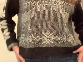 Grace, emoskittle, givingyougrace The insistent bitch licks a rubber penis