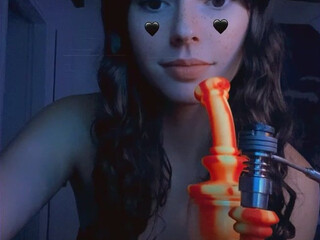 Stella Violet, stellaviolet, stellavioletxx jumps on a toy and cums