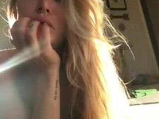 Nicole Aniston Sultry beauty fucks point with phallus