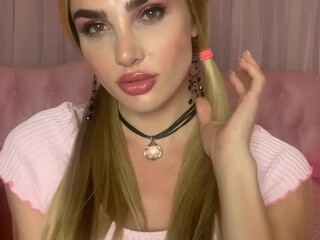 Miss Kenzie Ann, Mackenzie Thoma, misskenzieanne Cute courtesan caresses shaved cunt