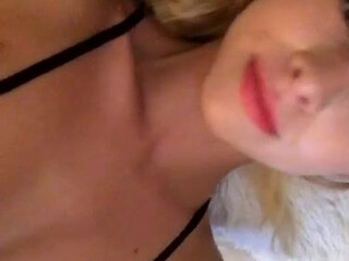 Maddie Springs, maddsprings, maddiesprings Teen girl fucks cunt with sex toy