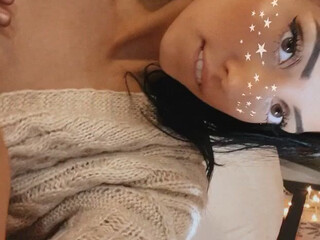 Karli Mergenthaler, karlimergenthaler Pretty chick fucks pussy with phallus