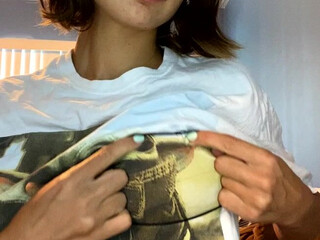 Amira Brie, Princess Amira B, brieamira Beauty is resting with pussy