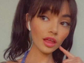 Amira Brie, Princess Amira B, brieamira Beautiful model seduces with big booty