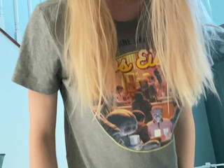 Maddie Springs, maddsprings, maddiesprings Exquisite beast fucks the vagina with a toy