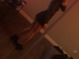 Karli Mergenthaler, karlimergenthaler Attractive chick diligently licks dildo