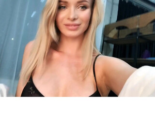 Ekaterina Enokaeva,  The obstinate mare demonstrates lush forms