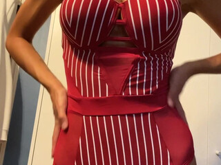 Amira Brie, Princess Amira B, brieamira Elegant hottie caresses the cap and shows the chest