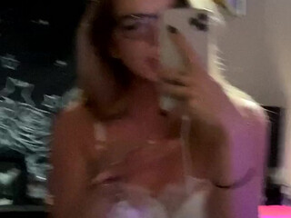 ryliepink, aleciaamaay, aleciaaaaaa onlyfans Teen beauty caresses shaved cunt