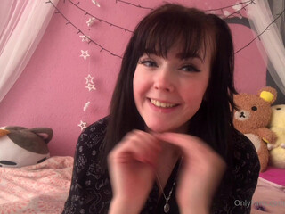 Feya Fern (feyafern aka Ittybittykath) onlyfans Naughty passion caresses shaved pussy