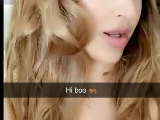 Emira Kowalska (Emira Foods) onlyfans Hot beast sticks fingers in wet holes