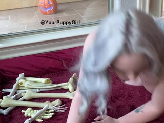 rikkivaughn onlyfans Gorgeous lady pulls her pussy with her hand