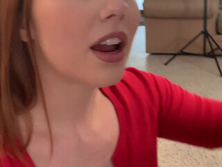 Ariettaadamsxxx onlyfans Attractive bitch posing in yellow dress