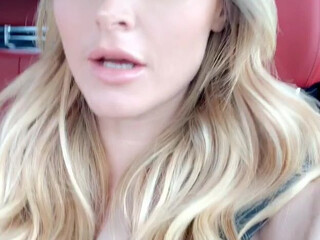 Ella Silver onlyfans Cute Curva jerks her pussy on people