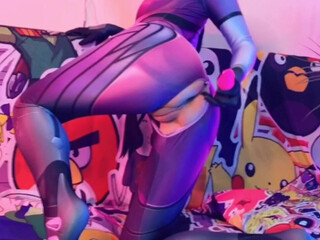 Alice Bong onlyfans groans from the buzz of jerking