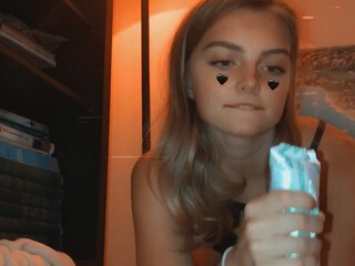 trippie bri, trippie Busty chick fucks her cunt with a strap-on