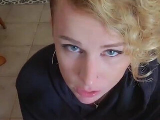 strwberriebb onlyfans Blond slut jerking off dick