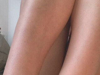 luabunny onlyfans Redhead assiduously fucks her holes