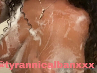 Tyrannicalbanxxx onlyfans dancing in fries