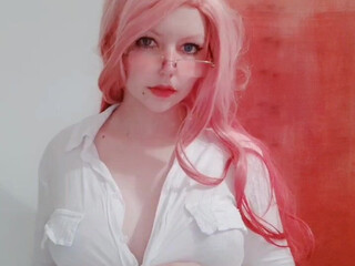 Shirayuki  jerking on a chair